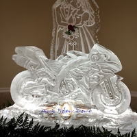 Thumb_bride_and_groom_with_kawasaki_ninja_motorcycle_ice_sculpture