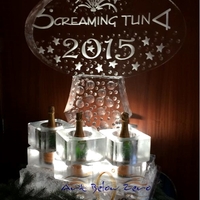 Thumb_screaming_tuna_new_year_s_eve_champagne_ice_sculpture