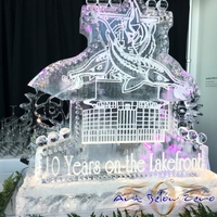 Thumb_discovery_world_gala_celebrating_10_years_on_milwaukee_s_lakefront_ice_sculpture