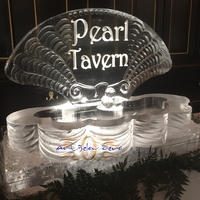 Thumb_clamshell_seafood_holder_with_logo_ice_sculpture