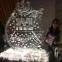 Thumb_slalom_in_the_big_easy_double_martini_luge_ice_sculpture