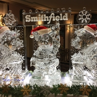 Thumb_smithfield_foods_santa_piggies_for_their_holiday_extravaganza_ice_sculpture