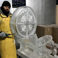 Thumb_time_machine_by_h.g._wells_ice_sculpture_by_max_zuleta