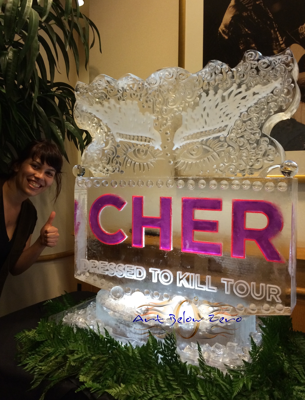 Cher_dress_to_kill_tour_ice_sculpture
