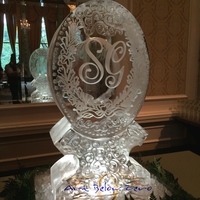 Thumb_monogram_with_floral_scroll_double_luge_ice_sculpture