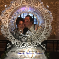 Thumb_ice_frame_photo_opp_for_the_grain_exchange_bridal_show_ice_sculpture