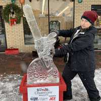 Thumb_chainsaw_germantown_winter_fest